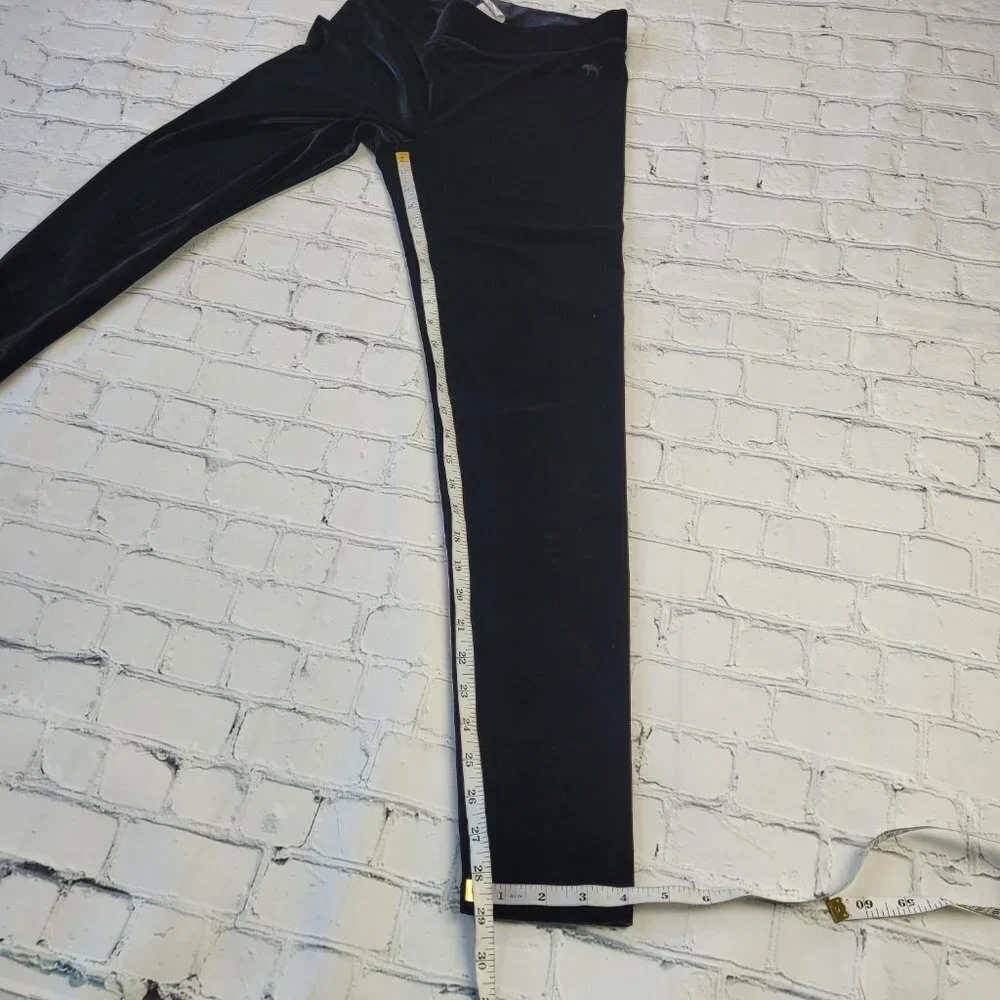 ✅ Pink Victoria’s Secret black velvet leggings size M - Picture 2 of 9